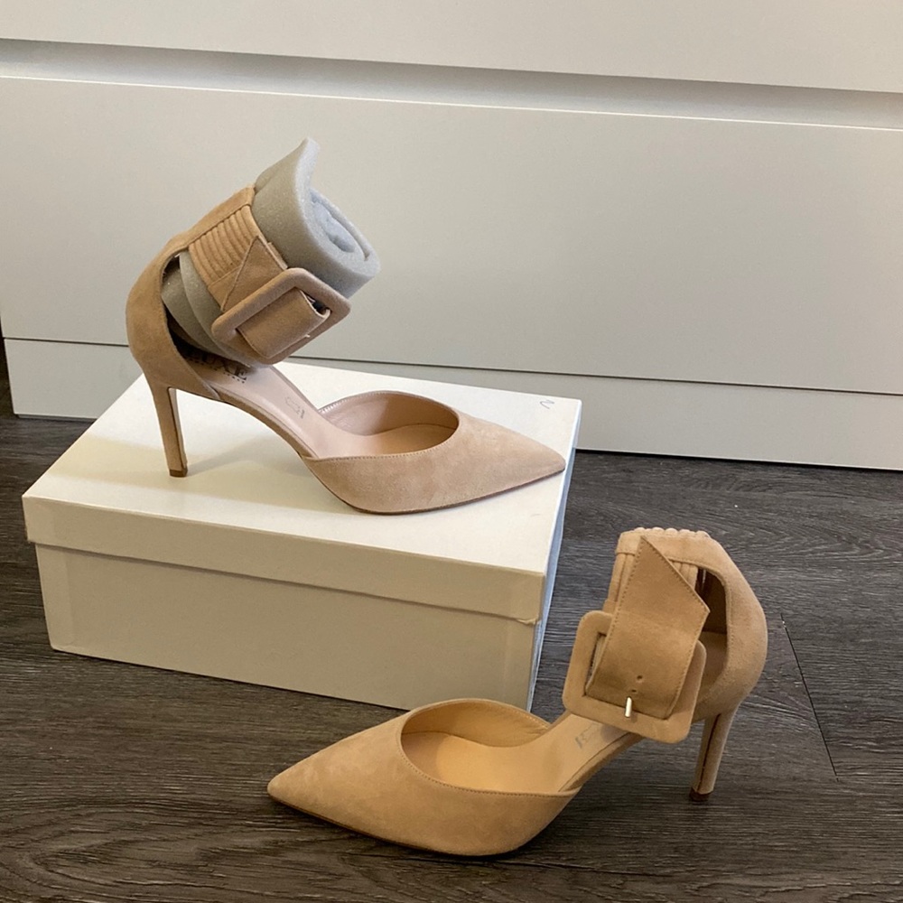 LE CHÂTEAU WOMEN Suede Pointy Toe Pump Shoes